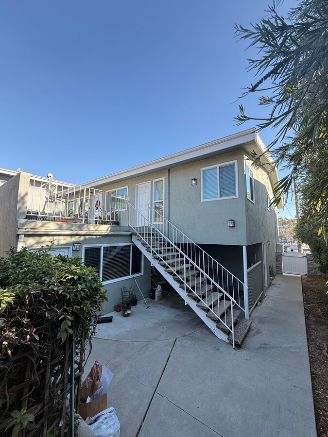 Building - 4104 Emerald St Unit D