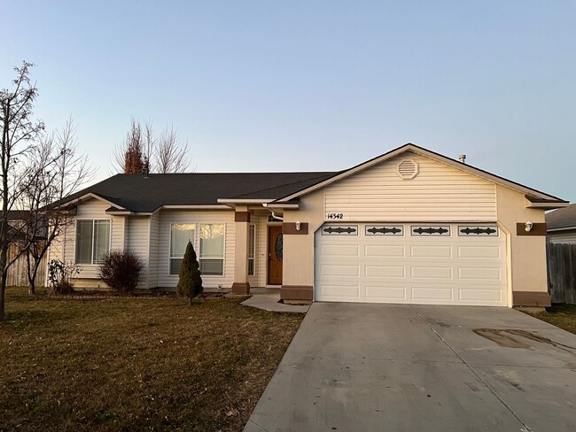 3 bedroom, 2 bath home, available in Caldwell - 3 bedroom, 2 bath home, available in Caldwell