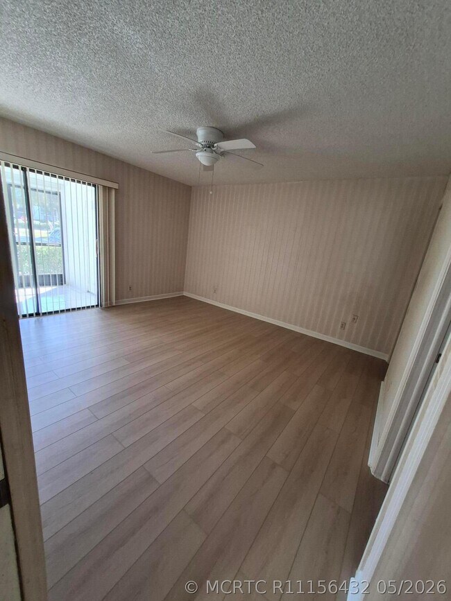 Photo - 15108 Ashland Dr Unit 195