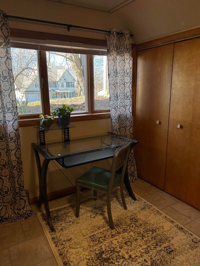 7 Summit Dr Unit Peaceful Cottage Apt