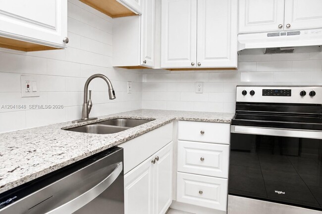 Photo - 411 SE 10th St Unit 1
