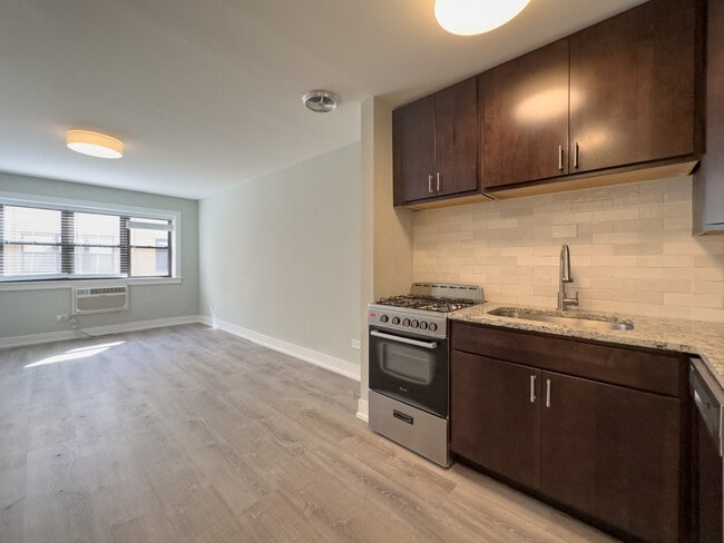 448 W Barry Ave Unit 614