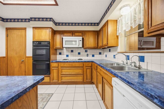 Photo - 2210 County Rd 769B