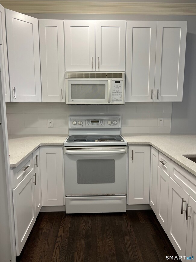 Photo - 2435 Bedford St Unidad 21A