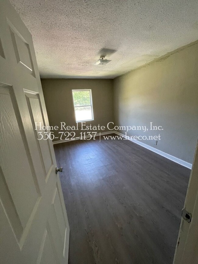Photo - 615 W Twenty-Third St Unit 615-D