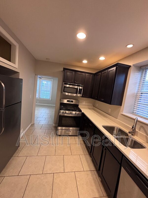 Photo - 7766 Gissler Ave Unidad Apt 1F