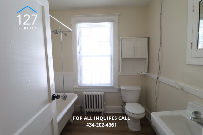 Photo - Spacious 2 Bed 1 Bath Duplex in Lynchburg Unit Upper