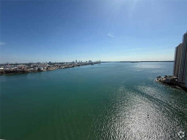 Building Photo - 335 S Biscayne Blvd Unit 2509 Rental