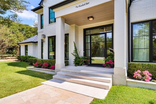 Photo - 103 Las Lomas Dr