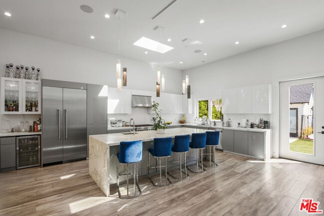 Photo - 1420 Stearns Dr