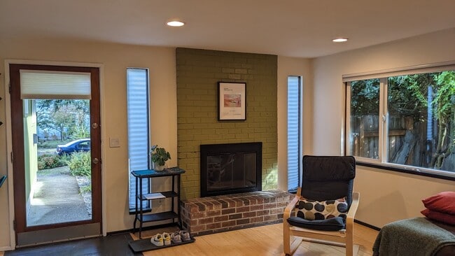 Photo - 1524 NE Junior St