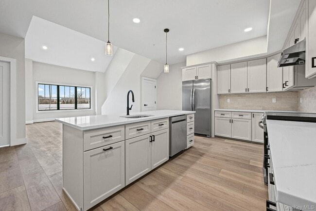 Photo - 80 Division St Unidad 3c,3d