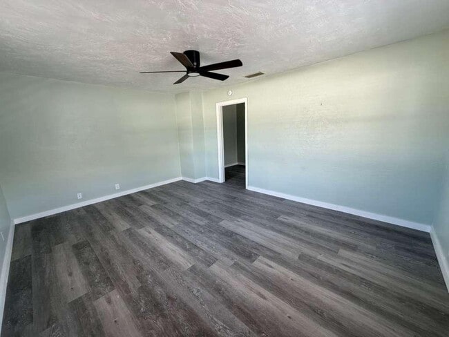 Photo - 140 Frazar Rd