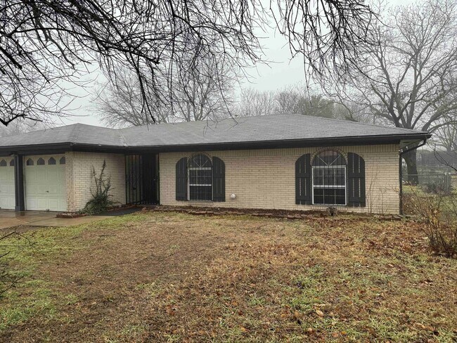 Photo - Charming 3 Bedroom, 2 Bath Home with 2-Car Garage & Large Fenced Yard