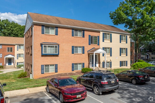 Deerfield Run &amp; Village Square North Apart&hellip; Apartments