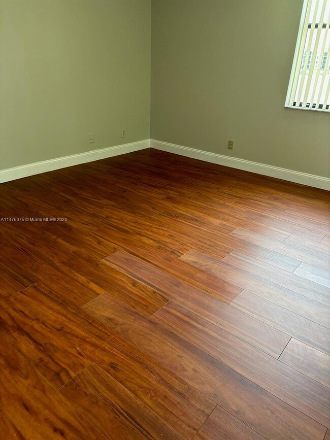 Photo - 112 Lake Emerald Dr Unit 207