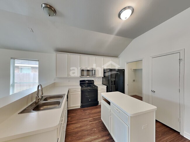 Photo - 19072 Hammer Ln