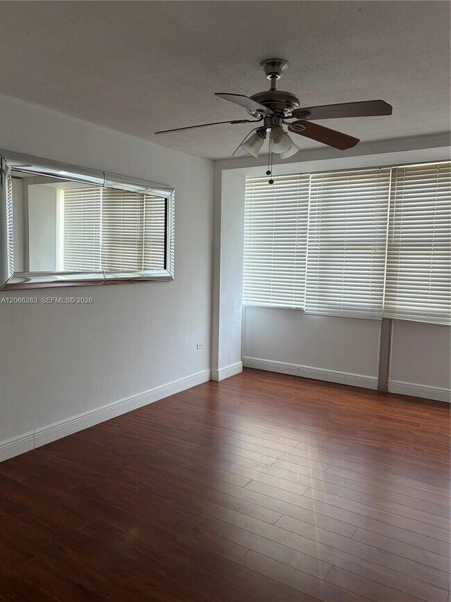 Photo - 7545 E Treasure Dr Unit 5G