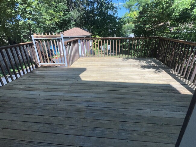 Photo - 935 Westcott St