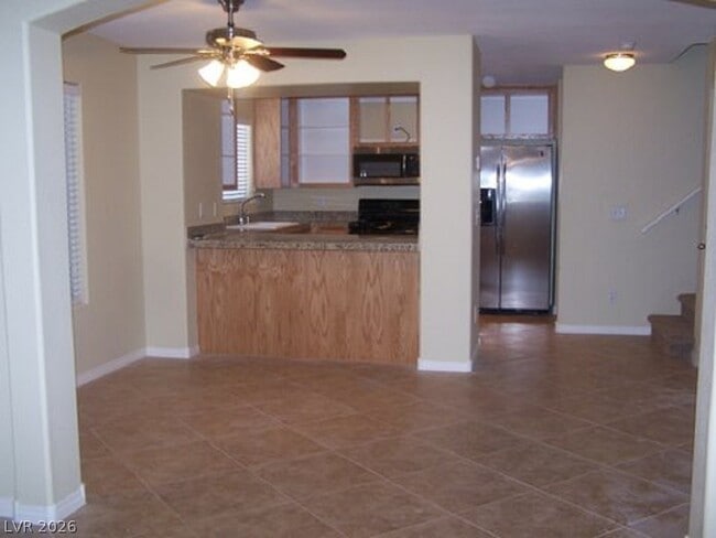 Photo - 6045 Aripeka St