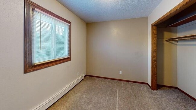 Photo - 202 4th Ave SW