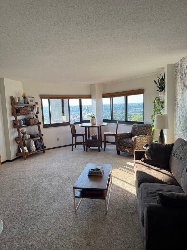 Photo - 1633 N Prospect Ave Unit 17C