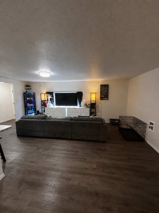 Photo - 101 E Wood Ln