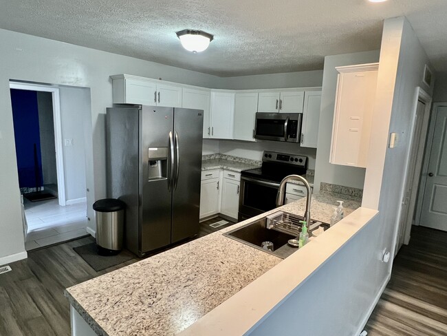 Photo - 215 Pleasant Valley