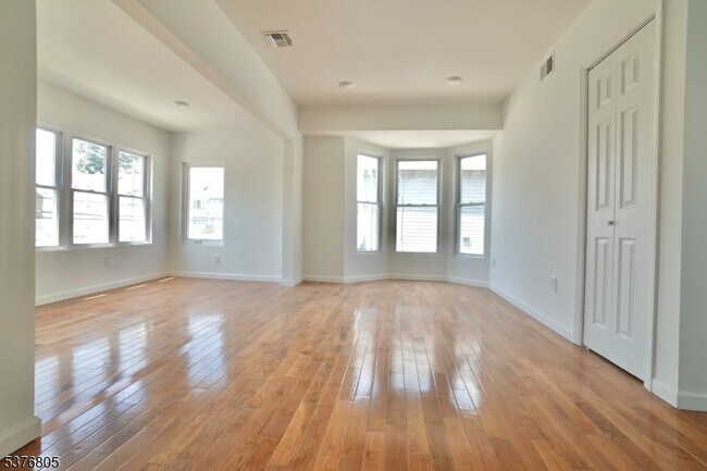 Photo - 264 Greylock Pkwy Apartment Unit 2