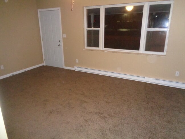 Living Room - 124 Maple St Unit 124