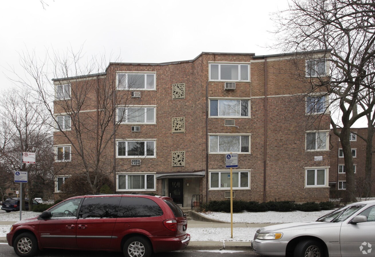 Photo - 6119-6129 N Winchester Ave