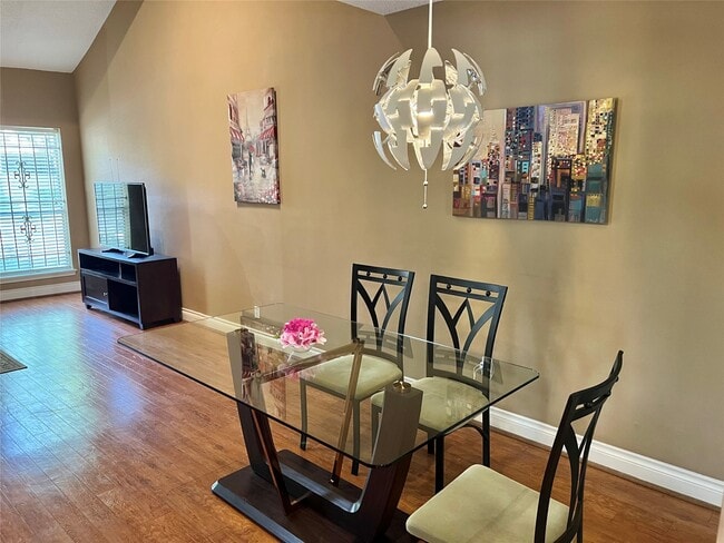 Photo - 1962 Augusta Dr