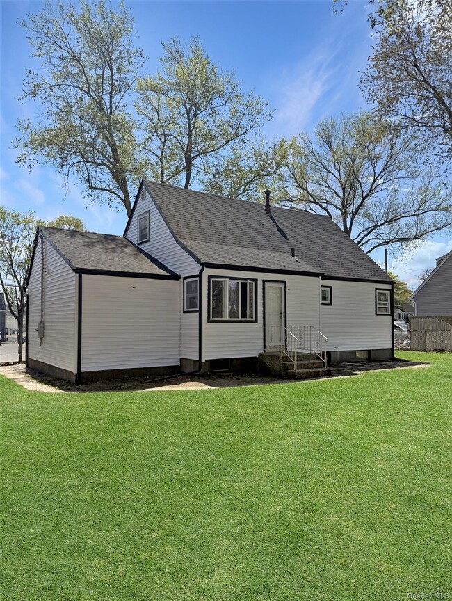 Photo - 13 Winston Ln