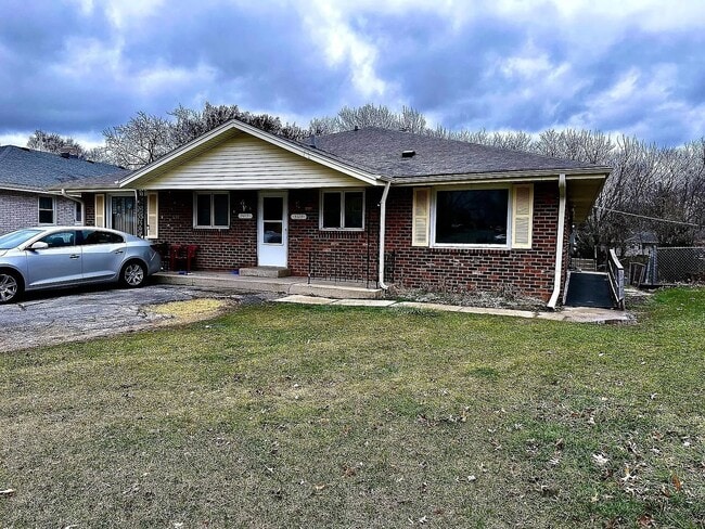 Building Photo - 3615 Schalck Dr Unit 1