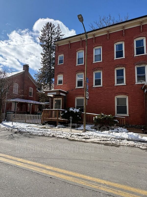 Building Photo - 27 S. Seventh Street Unit #A