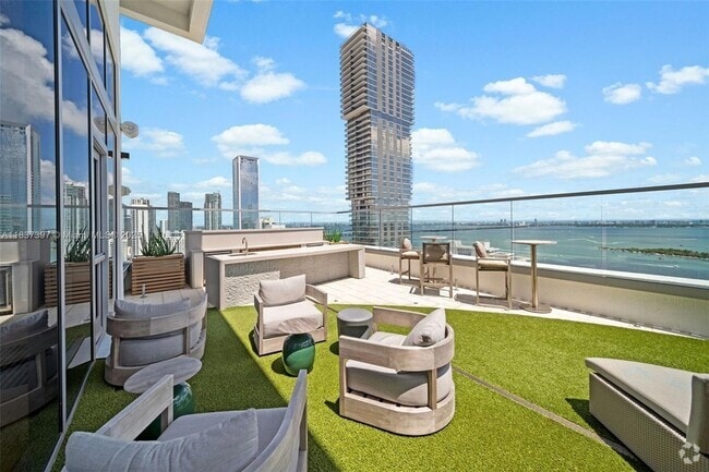 Building Photo - 2150 N Bayshore Dr Unit 305 Rental