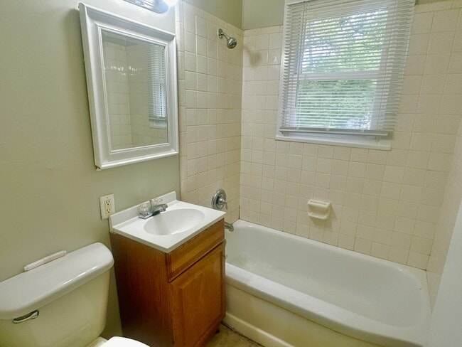 Photo - 2408 Giddens Dr