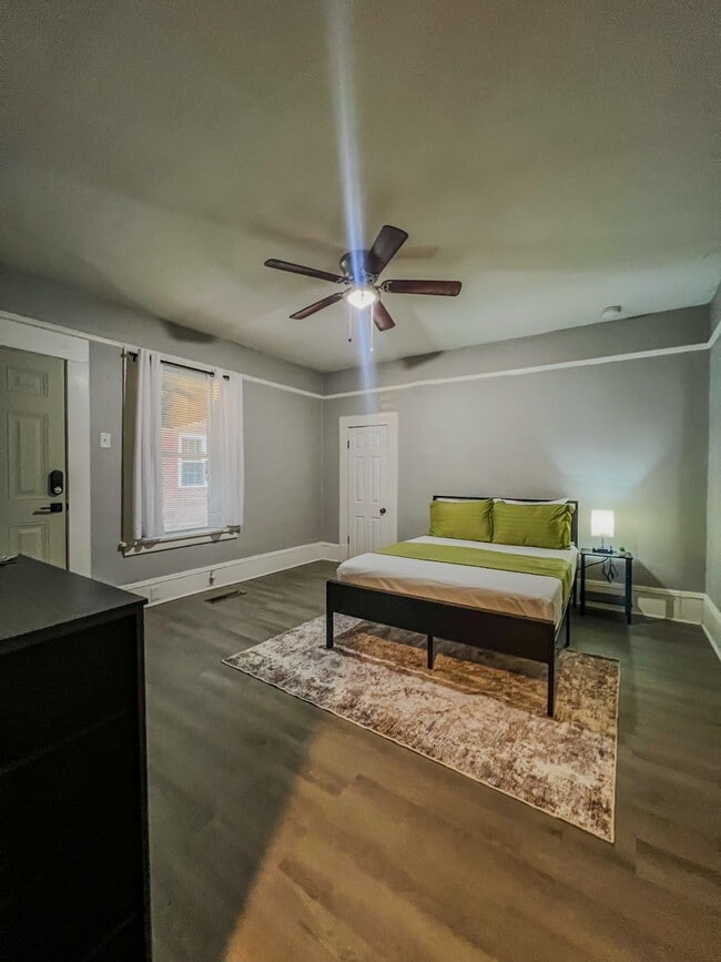 Photo - 1933 James Ave