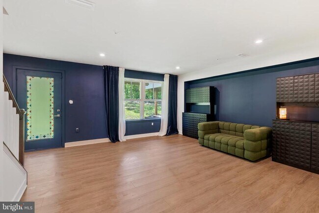Photo - 7903 Tanbridge Ln