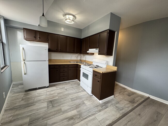 2905 Glenmore Ave Unidad 7
