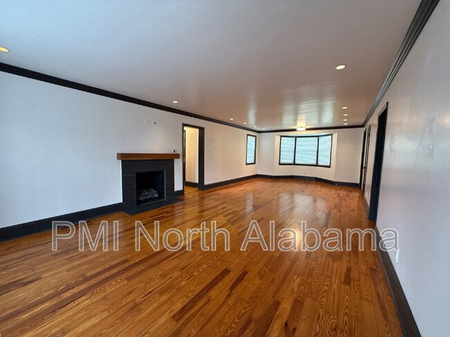 Photo - 2512 Pansy St SW