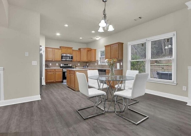 Photo - 1893 Thomas Pointe Trce