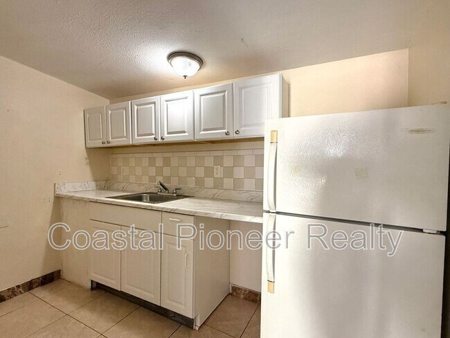 Photo - 2106 N Himes Ave Unit #4