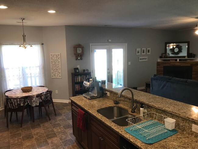 Photo - 2138 Lockard Ave