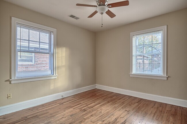 7034 Dartmouth Ave