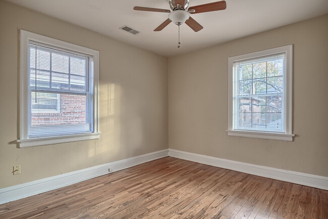 Photo - 7034 Dartmouth Ave