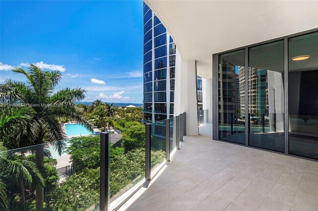 Building Photo - 2821 S Bayshore Dr Unit 7B Rental