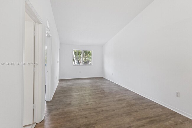 Photo - 2921 SE 13th Ave Unit 202-48