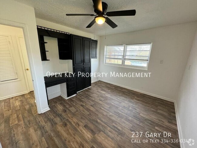Building Photo - 237 Gary Dr Rental