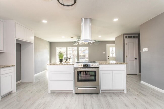 Photo - 1309 Magnolia-